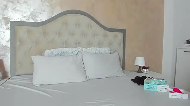 Snapshot of JennaMyers chatting on February 7, 8:31 pm JennaMyers online show from February 7, 8:31 pm