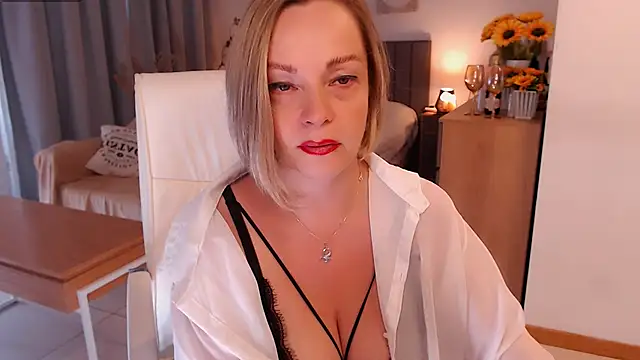 Tilly Eliot online show from February 5, 8:57 pm