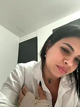 arianna smith  online show from December 19, 10:06 pm