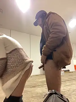 Charlie-N-Bubblez online show from December 3, 12:02 am