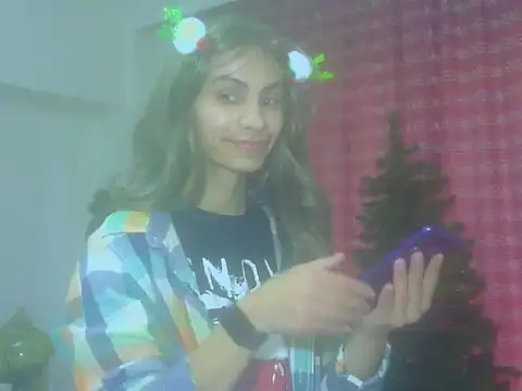 Snapshot of hotSANDRA_STARR chatting on December 14, 12:43 pm hotSANDRA STARR online show from December 14, 12:43 pm