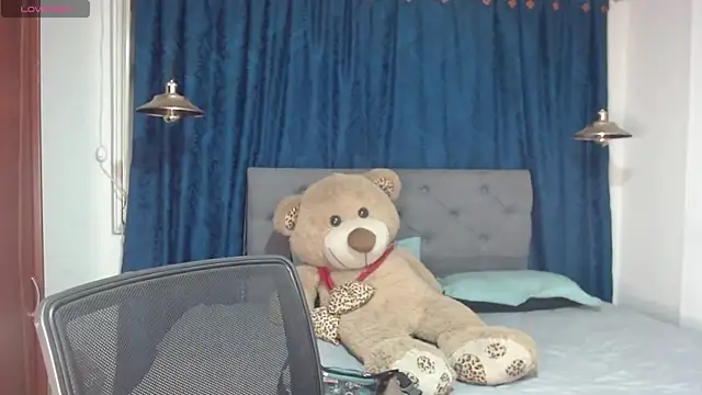 sarah lovesu online show from September 22, 8:33 pm