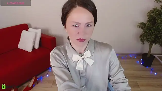 VickyGolden online show from April 19, 5:07 am