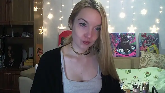 Snapshot of SecretSophia chatting on December 4, 2:37 pm SecretSophia online show from December 4, 2:37 pm