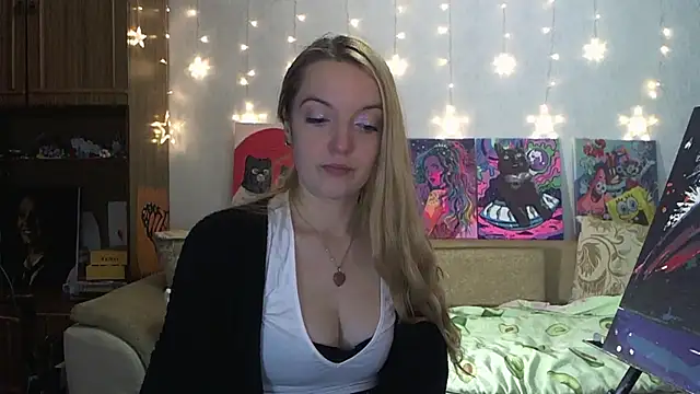 Snapshot of SecretSophia chatting on December 9, 5:41 pm SecretSophia online show from December 9, 5:41 pm