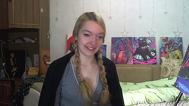 Snapshot of SecretSophia chatting on December 10, 5:33 pm SecretSophia online show from December 10, 5:33 pm