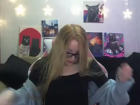 Snapshot of SecretSophia chatting on November 7, 4:29 pm SecretSophia online show from November 7, 4:29 pm