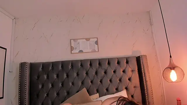 Kim Blane online show from February 6, 4:28 am