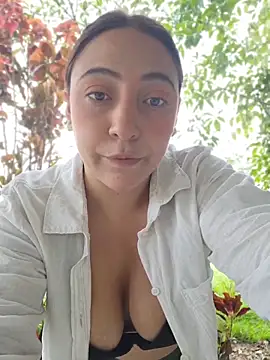 VickyHoult online show from April 3, 8:29 pm