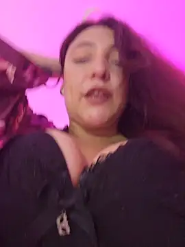 Snapshot of VickyHoult chatting on May 2, 12:48 am VickyHoult online show from May 2, 12:48 am