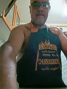 Snapshot of PhillDrake11 chatting on July 22, 11:29 pm PhillDrake11 online show from July 22, 11:29 pm