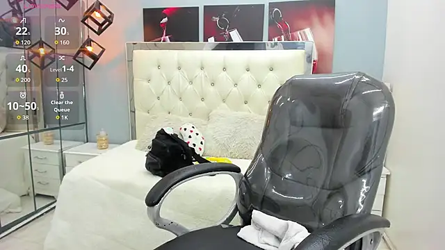 Snapshot of pearl_weet chatting on February 20, 6:19 pm pearl weet online show from February 20, 6:19 pm