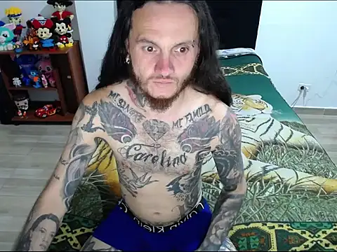 Snapshot of raggaman_ chatting on February 2, 12:31 am raggaman online show from February 2, 12:31 am