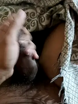 Snapshot of Deluxe_dick chatting on February 25, 1:54 pm Deluxe dick online show from February 25, 1:54 pm