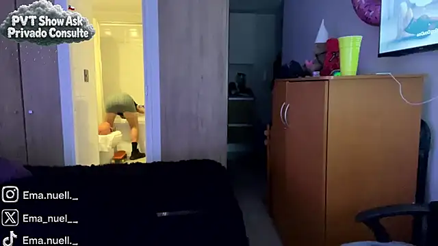 Snapshot of Emanuell__ chatting on July 21, 5:10 am Emanuell online show from July 21, 5:10 am