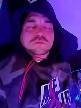 Snapshot of Jewfish420 chatting on March 17, 4:40 am Jewfish420 online show from March 17, 4:40 am