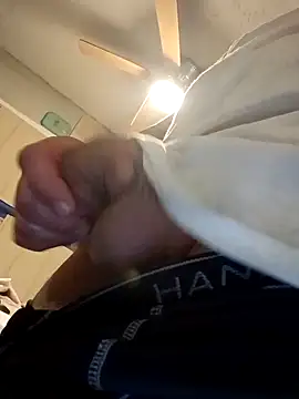 Snapshot of Jewfish420 chatting on October 17, 5:43 am Jewfish420 online show from October 17, 5:43 am