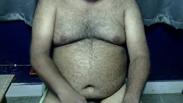 Snapshot of hairysubcub_70 chatting on June 3, 3:39 pm hairysubcub 70 online show from June 3, 3:39 pm