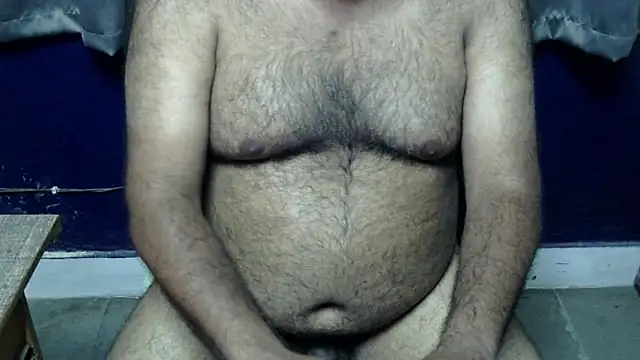 Snapshot of hairysubcub_70 chatting on June 6, 4:23 pm hairysubcub 70 online show from June 6, 4:23 pm