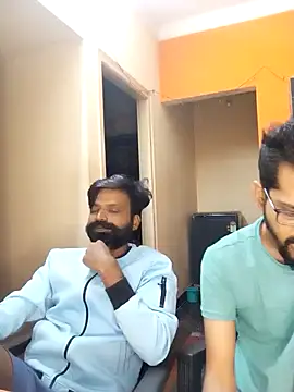Snapshot of arhan3043 chatting on January 3, 2:40 pm arhan3043 online show from January 3, 2:40 pm