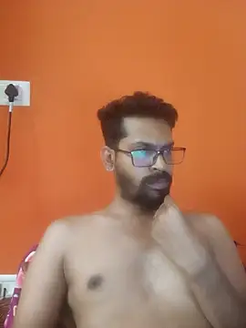 Snapshot of arhan3043 chatting on October 13, 10:37 am arhan3043 online show from October 13, 10:37 am
