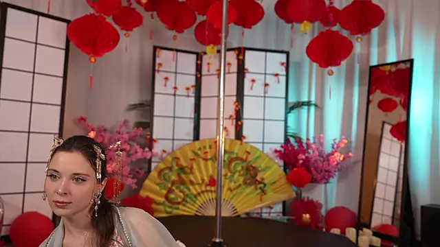 KittyCaitlin online show from February 11, 6:55 pm