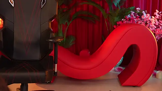 KittyCaitlin online show from February 22, 1:55 am