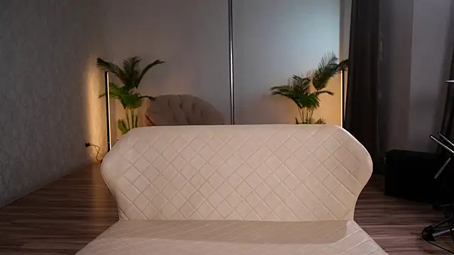 KittyCaitlin online show from April 9, 1:27 am