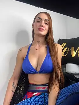 Snapshot of SofiaCarter chatting on December 13, 3:05 am SofiaCarter online show from December 13, 3:05 am