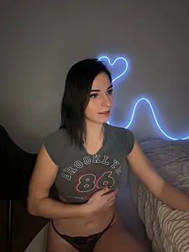 Snapshot of OIivia chatting on January 4, 7:23 pm OIivia online show from January 4, 7:23 pm