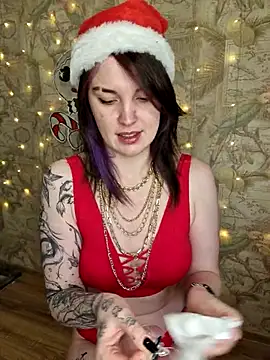 LazyTanukii online show from December 23, 6:44 am