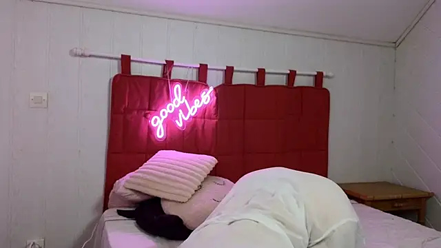 TiffanyDollxxx online show from October 8, 8:50 pm