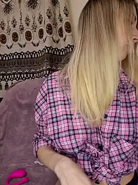 Snapshot of MissisMilk chatting on January 28, 8:47 pm MissisMilk online show from January 28, 8:47 pm