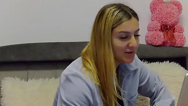 Snapshot of NicolePlay chatting on March 30, 6:36 am NicolePlay online show from March 30, 6:36 am