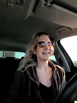 NaomiAndFriends online show from March 7, 8:34 am