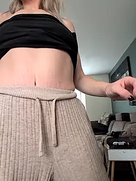 NaomiAndFriends online show from October 17, 11:46 am