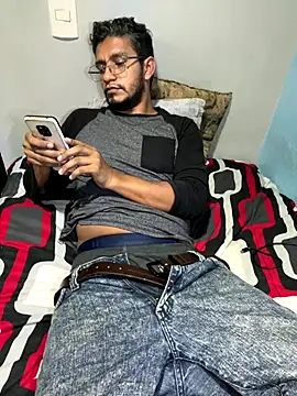 Snapshot of Darkdickhard chatting on October 13, 4:23 am Darkdickhard online show from October 13, 4:23 am