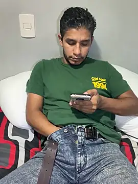 Snapshot of Darkdickhard chatting on October 17, 3:20 am Darkdickhard online show from October 17, 3:20 am