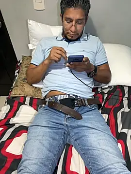 Snapshot of Darkdickhard chatting on November 3, 3:30 am Darkdickhard online show from November 3, 3:30 am