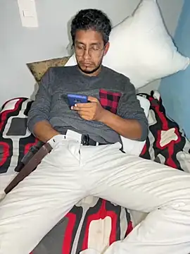 Snapshot of Darkdickhard chatting on November 16, 3:34 am Darkdickhard online show from November 16, 3:34 am