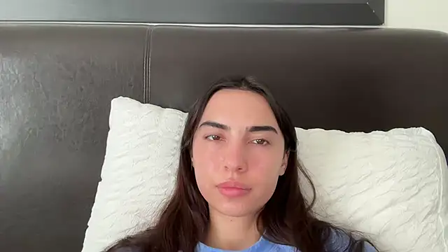 Snapshot of everybody_loves_pussy chatting on January 2, 3:40 pm everybody loves pussy online show from January 2, 3:40 pm