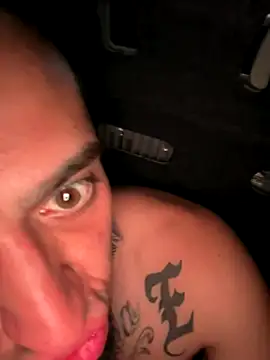 Snapshot of Exclusivenutxxx chatting on November 2, 5:04 pm Exclusivenutxxx online show from November 2, 5:04 pm