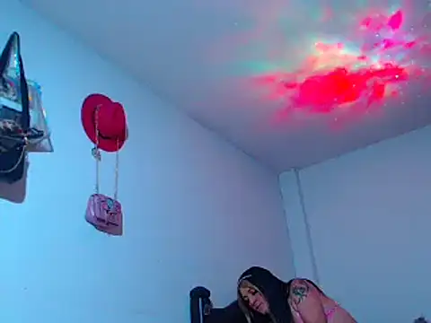 MARIANAWEED online show from November 14, 3:49 am