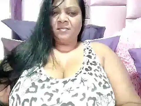 Snapshot of IndianDelia chatting on October 19, 3:18 am IndianDelia online show from October 19, 3:18 am