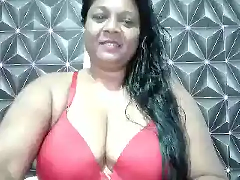 Snapshot of IndianDelia chatting on January 7, 6:10 pm IndianDelia online show from January 7, 6:10 pm