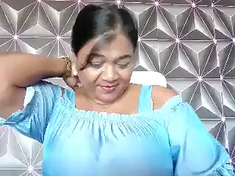 Snapshot of IndianDelia chatting on February 1, 10:14 am IndianDelia online show from February 1, 10:14 am