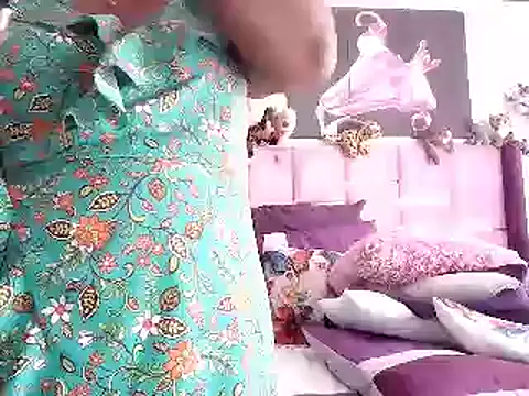 Snapshot of IndianDelia chatting on February 26, 6:12 am IndianDelia online show from February 26, 6:12 am