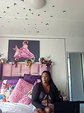 Snapshot of IndianDelia chatting on March 18, 5:32 am IndianDelia online show from March 18, 5:32 am