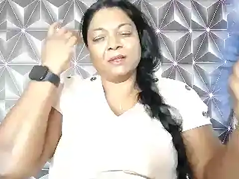 Snapshot of IndianDelia chatting on April 1, 5:41 am IndianDelia online show from April 1, 5:41 am