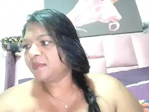 Snapshot of IndianDelia chatting on April 9, 2:55 am IndianDelia online show from April 9, 2:55 am